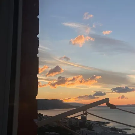 Alnea Apartment Split